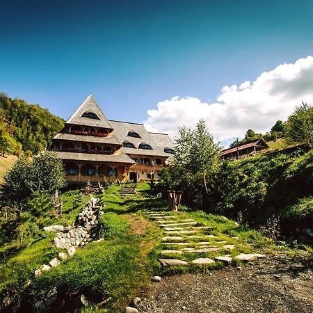 Hotel Conacul Drahneilor Ruscova Exteriér fotografie