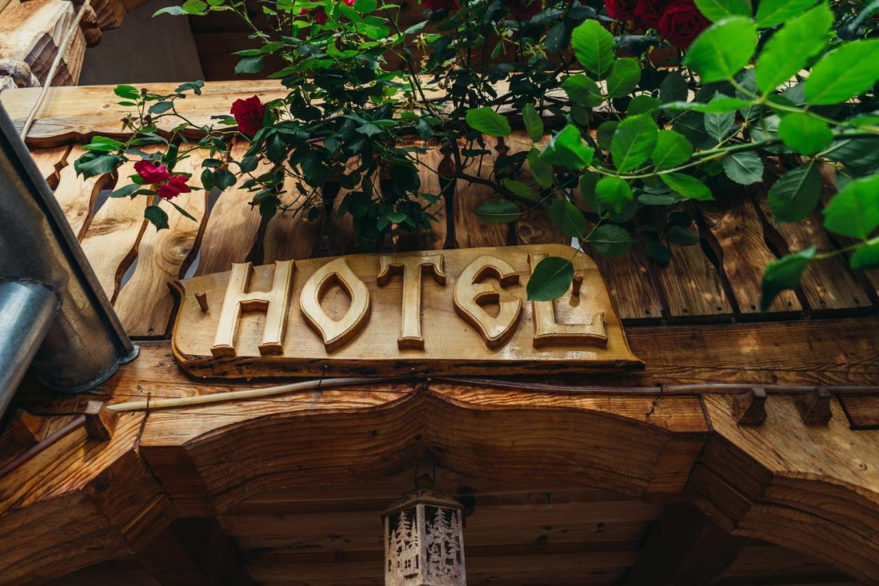 Hotel Conacul Drahneilor Ruscova Exteriér fotografie