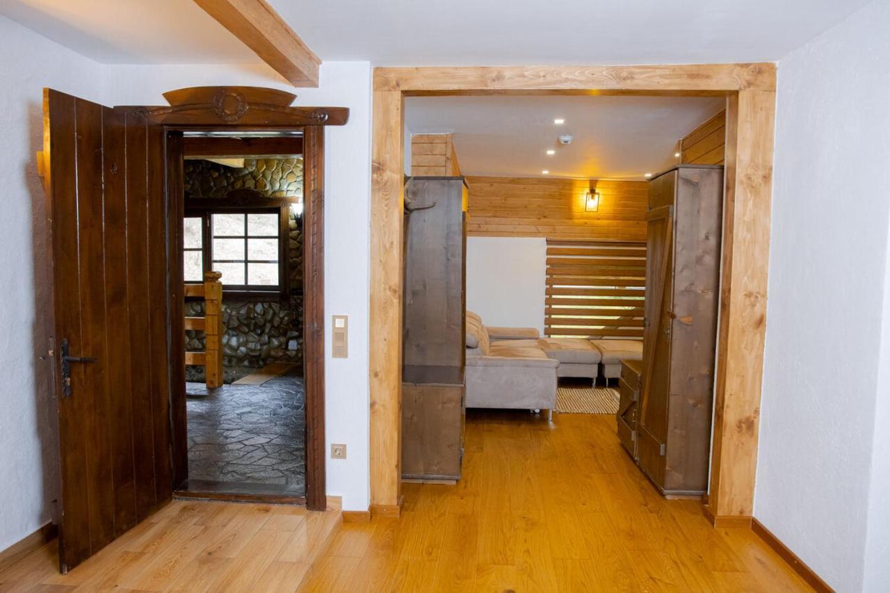 Hotel Conacul Drahneilor Ruscova Exteriér fotografie