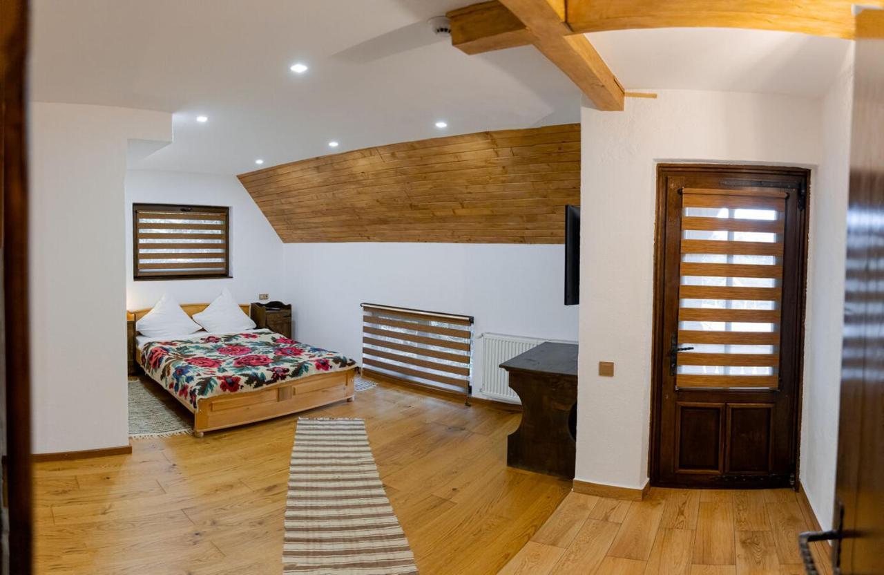 Hotel Conacul Drahneilor Ruscova Exteriér fotografie