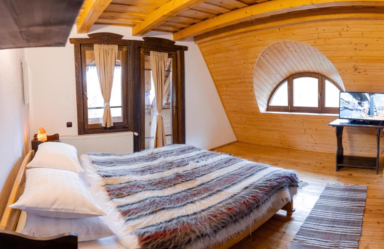 Hotel Conacul Drahneilor Ruscova Exteriér fotografie