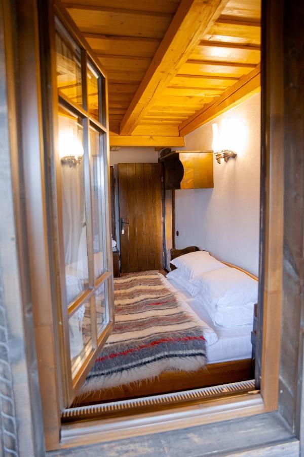 Hotel Conacul Drahneilor Ruscova Exteriér fotografie