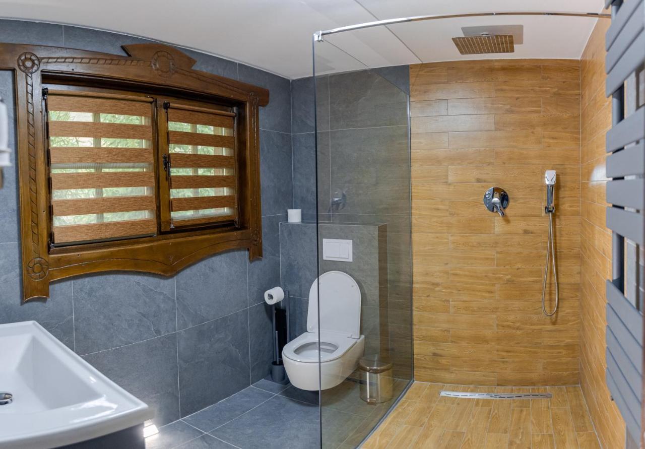 Hotel Conacul Drahneilor Ruscova Exteriér fotografie