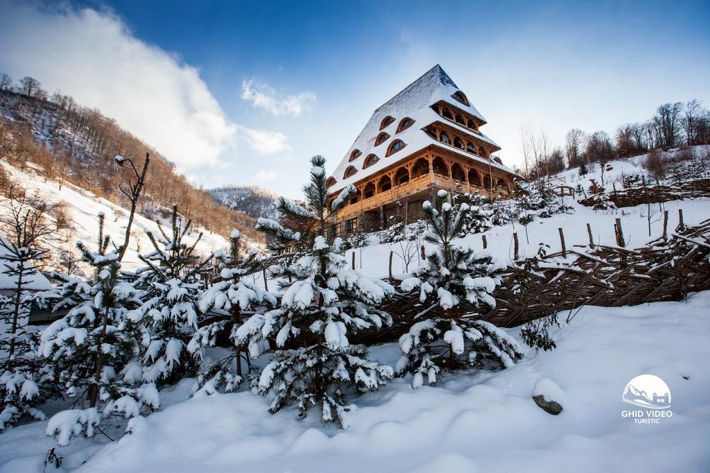 Hotel Conacul Drahneilor Ruscova Exteriér fotografie