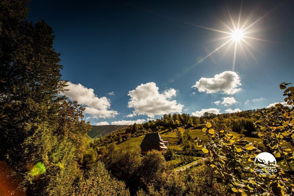 Hotel Conacul Drahneilor Ruscova Exteriér fotografie