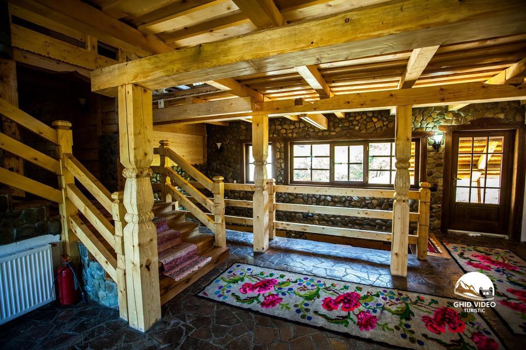 Hotel Conacul Drahneilor Ruscova Exteriér fotografie