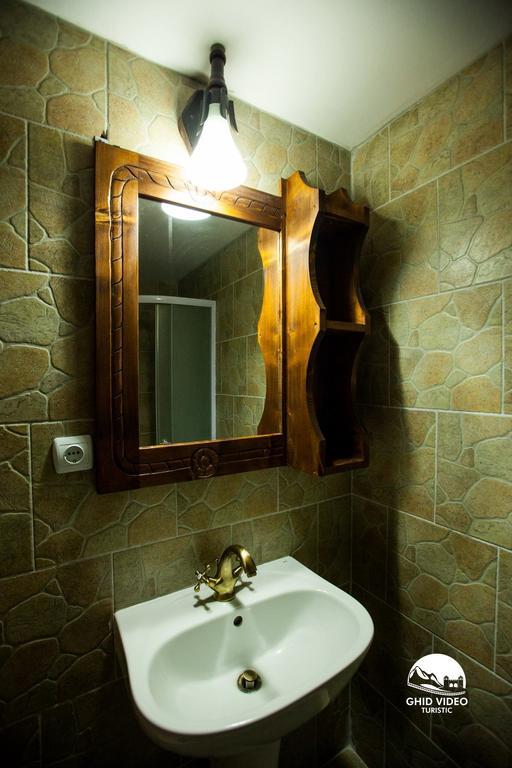 Hotel Conacul Drahneilor Ruscova Exteriér fotografie